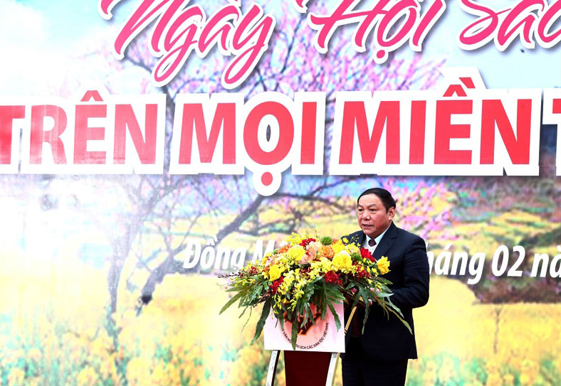 Bộ trưởng Bộ VHTTDL Nguyễn Văn Hùng phát biểu khai mạc ngày hội.
